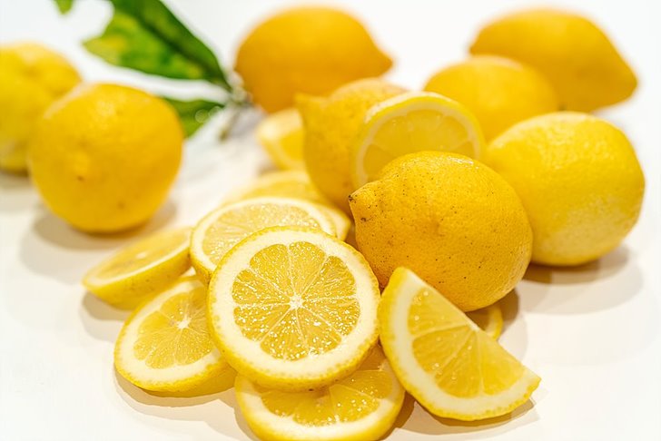 신맛이 강한 레몬